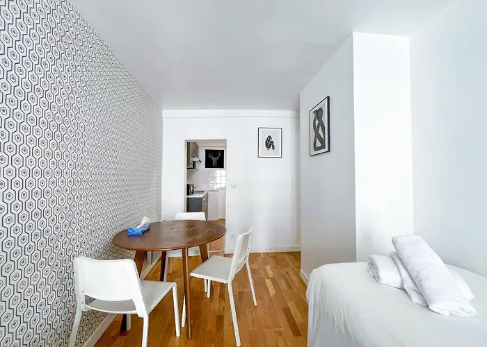 02 - Faubourg Bail Mobilite Apartment *